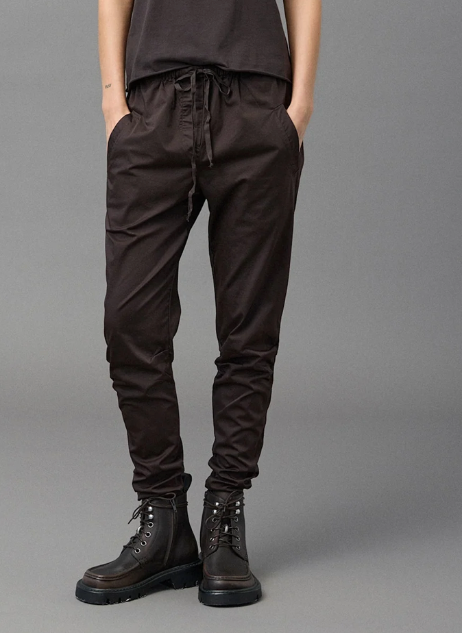 BASIC COTTON TAPERED PANTS